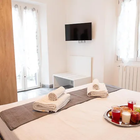 - 3 Min Walk From - New Flat For 6 Guests Apartamento