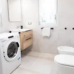 - 3 Min Walk From - New Flat For 6 Guests Apartament