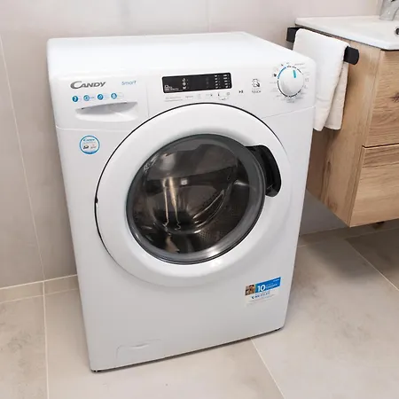 - 3 Min Walk From - New Flat For 6 Guests 아바디아