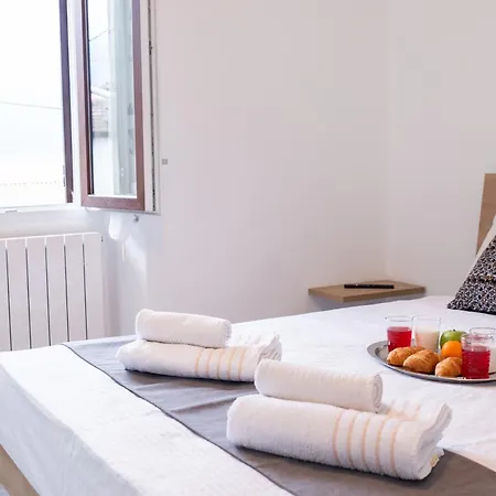 - 3 Min Walk From - New Flat For 6 Guests *