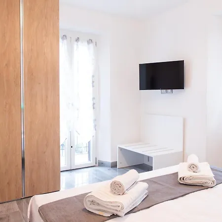 アパート - 3 Min Walk From - New Flat For 6 Guests *