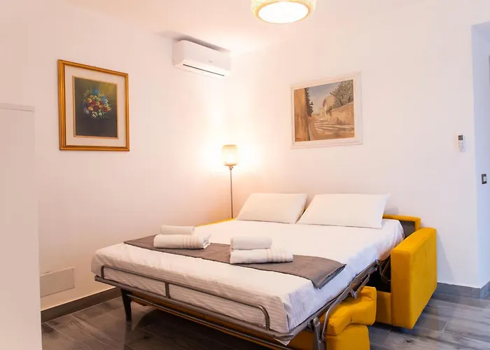 - 3 Min Walk From - New Flat For 6 Guests *