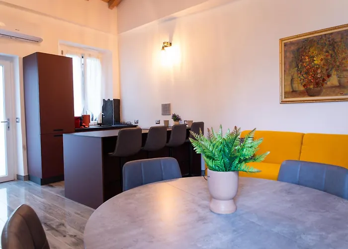 - 3 Min Walk From - New Flat For 6 Guests اباديا لاريانا
