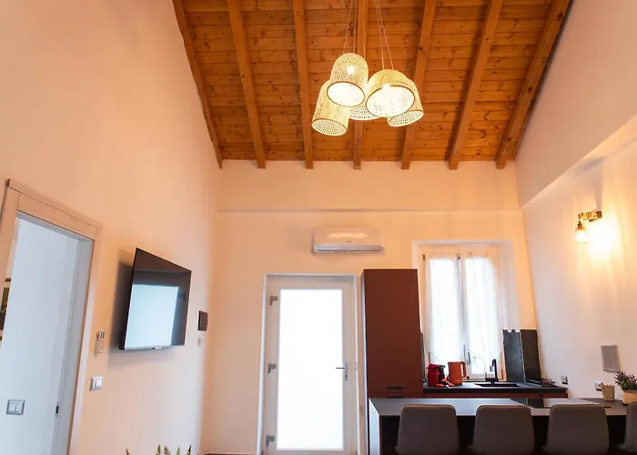 - 3 Min Walk From - New Flat For 6 Guests